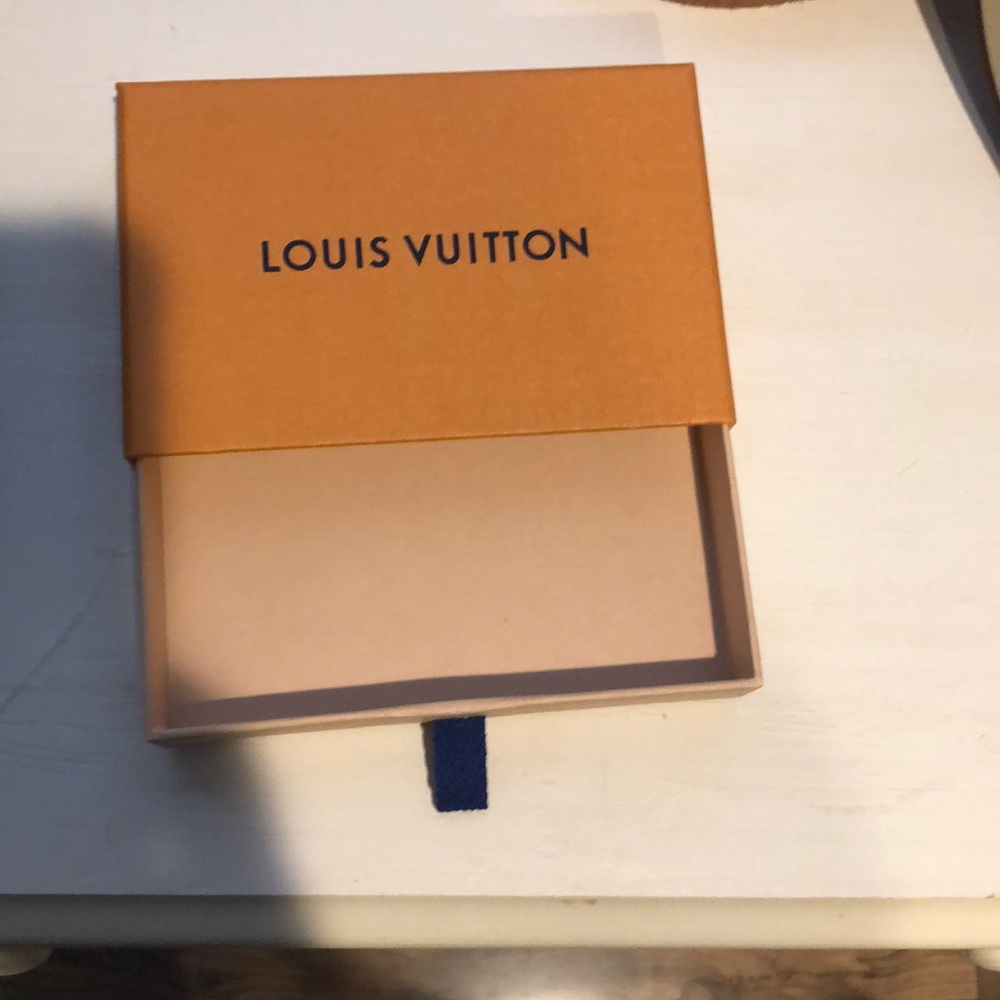 Louis Vuitton box
